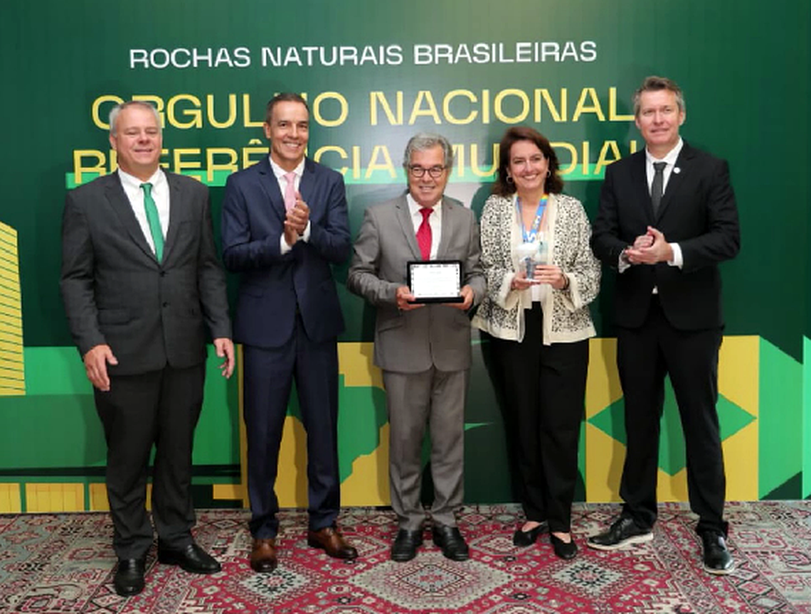 rochas_sessao_solene_high_res