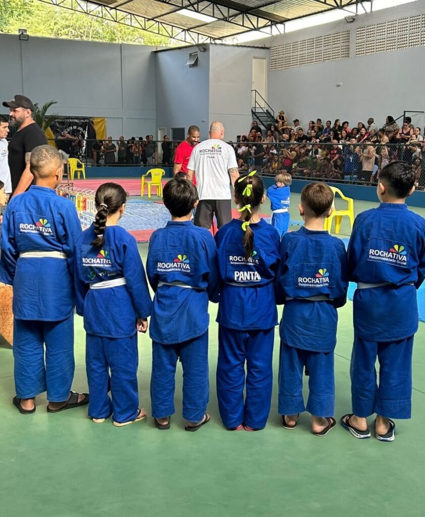 Rochativa amplia impacto social com aulas gratuitas de Jiu-Jitsu e Capoeira 